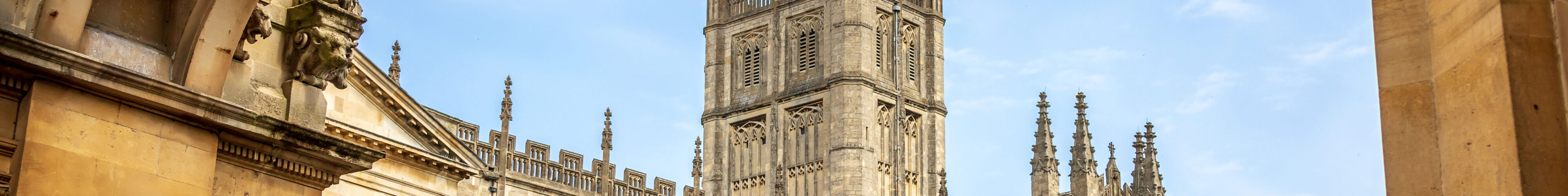 c-Max-Maximov_Bath_Abbey_England_AdobeStock_288490392