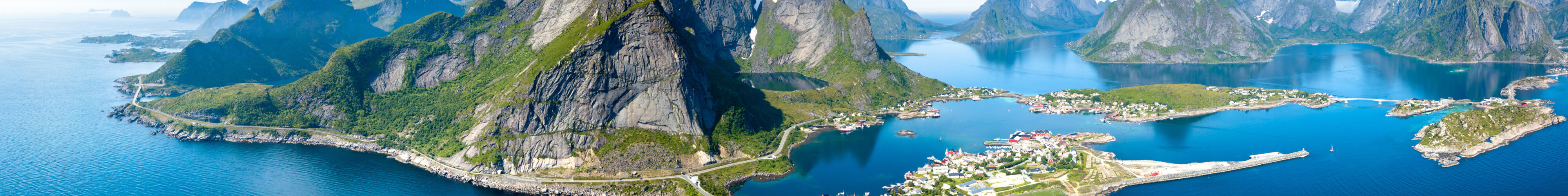 c-NicoElNino_Norwegen_Lofoten_Reine_AdobeStock_168242351