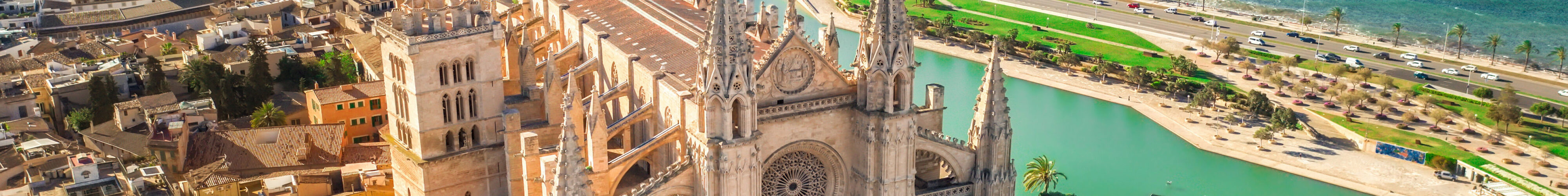 c-Shevdinov_Mallorca_Palma_Kathedrale_AdobeStock_315951942