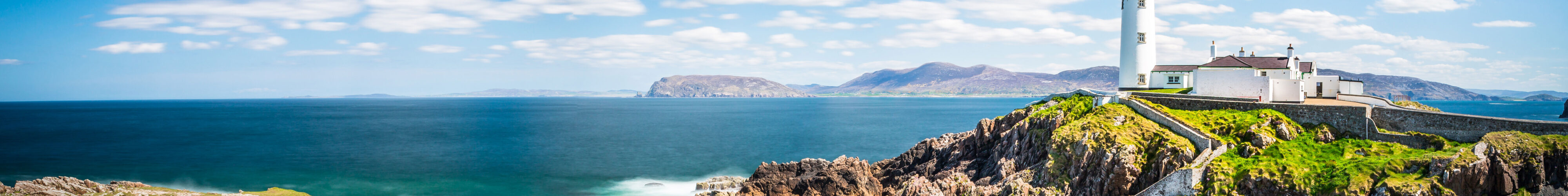 c-egon999_Leuchtturm_Irland_AdobeStock_287990460
